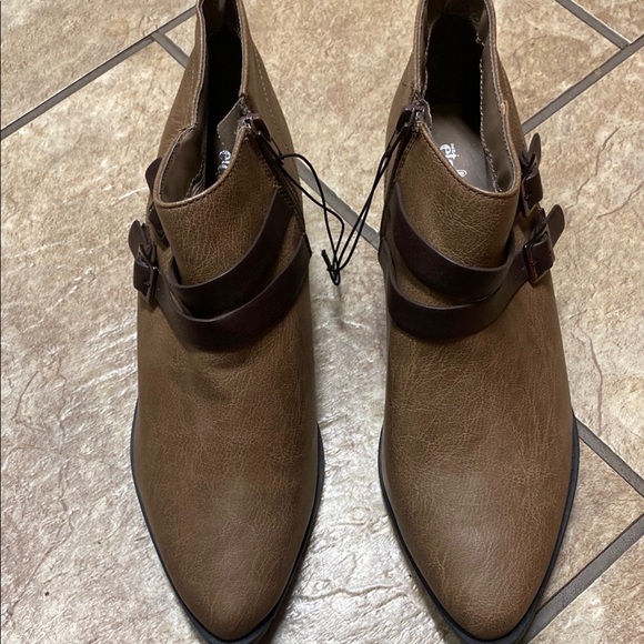 Brown Size 10 Ankle Boots with Buckle Detail - Picture 1 of 9